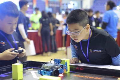 Hơn 1.000 học sinh Việt Nam, quốc tế thi Vô địch STEM, AI và Robotics 2024