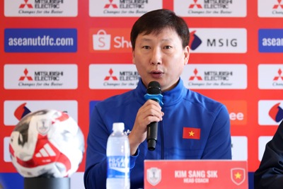 HLV Kim Sang-sik: "Tỷ số 2 - 0 vẫn chưa an toàn"