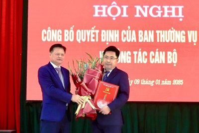 Ông Nguyễn Mạnh Huy được chuẩn y giữ chức Phó Bí thư Huyện ủy Phú Xuyên