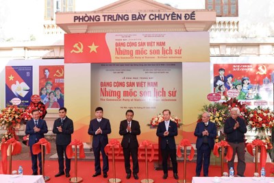 Trưng bày “Đảng Cộng sản Việt Nam - Những mốc son lịch sử”