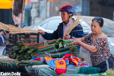 Nhộn nhịp tại chợ lá dong lâu đời nhất Hà Nội