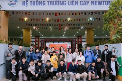 Học sinh lớp 10G0 Newton mang Tết ấm đến với dân nghèo