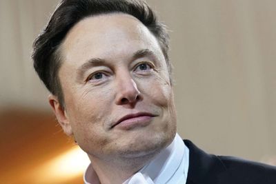 Elon Musk đề xuất mua OpenAI