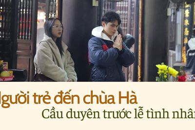 Người trẻ đến chùa Hà cầu duyên trước lễ tình nhân