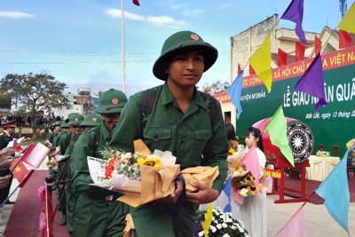 Thanh niên các tỉnh Tây Nguyên hăng hái lên đường nhập ngũ