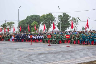 Quảng Bình: Tân binh háo hức lên đường thực hiện nghĩa vụ quân sự