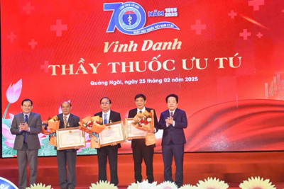 Quảng Ngãi vinh danh các thầy thuốc ưu tú