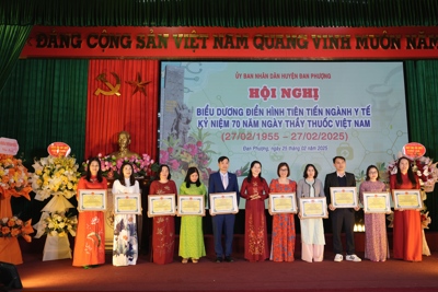 Huyện Đan Phượng biểu dương 43 điển hình tiên tiến ngành y tế