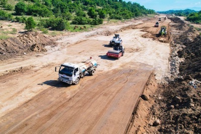 Quyết liệt cung ứng vật liệu san lấp cho dự án giao thông trọng điểm