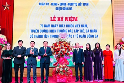 Quận Đống Đa khen thưởng 120 tập thể, cá nhân tiên tiến ngành y tế