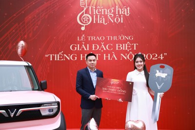 Thí sinh đặc biệt của Tiếng hát Hà Nội nhận giải thưởng lớn