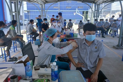 TP Hồ Chí Minh: Tiêm liều bổ sung và nhắc lại vaccine phòng Covid-19 từ ngày 10/12