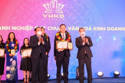 Vietcombank trong danh sách 10 doanh nghiệp đầu tiên đạt chuẩn văn hóa kinh doanh Việt Nam được vinh danh