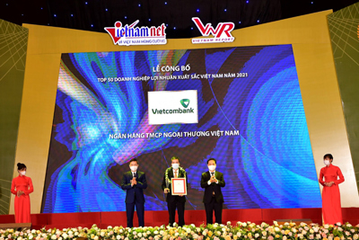 Vietcombank tiếp tục dẫn đầu các ngân hàng trong top 500 doanh nghiệp lợi nhuận tốt nhất Việt Nam năm 2021