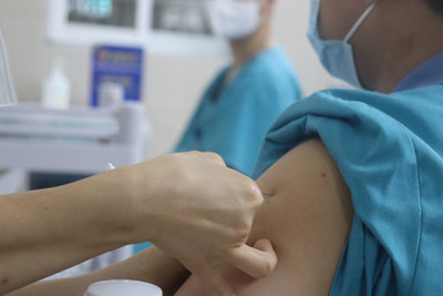 Phản ứng “cánh tay Covid” sau tiêm vaccine Moderna