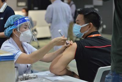 Tạm ngừng tiêm vaccine Pfizer lô FK0112: Sở Y tế TP Hồ Chí Minh nói gì?