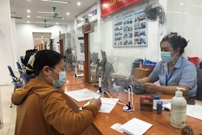 Hà Nội: Số người đến làm thủ tục hưởng bảo hiểm thất nghiệp tăng 30%
