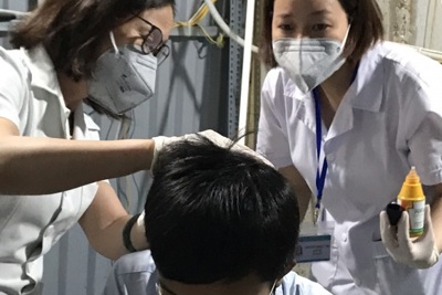 Sơ cứu kịp thời bệnh nhân tại Trạm y tế lưu động khu cách ly y tế liên quan chùm ca bệnh BV Việt Đức