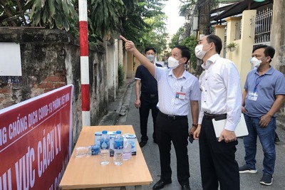 Long Biên: Kiểm soát chặt chẽ các trường hợp liên quan đến chùm ca F0 tại tổ 4 phường Việt Hưng