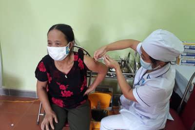 Quốc Oai đón 110 tình nguyện viên TP Hải Phòng hỗ trợ xét nghiệm, tiêm vaccine phòng Covid-19