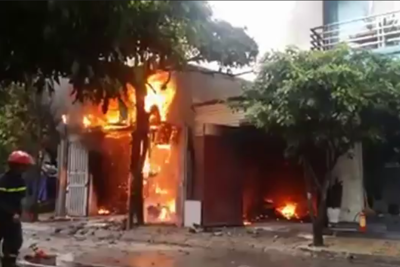 Hà Nội: Cháy lớn tại khu tái định cư Yên Sở, 2 căn nhà bị thiêu rụi