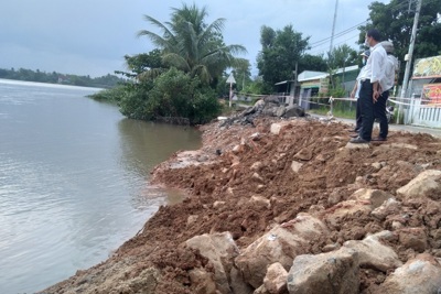 Quảng Ngãi: Sạt lở nghiêm trọng ở bờ sông Hưng Nhơn