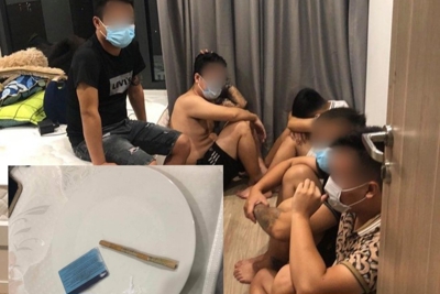 Hà Nội: Phát hiện 8 thanh niên nam, nữ tụ tập "bay lắc" ở chung cư giữa đại dịch