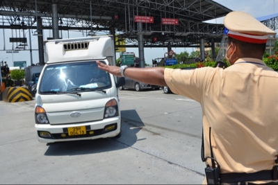 Hà Nội: Kiểm soát gần 19.000 lượt phương tiện, tước 19 giấy phép lái xe vi phạm