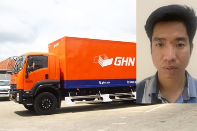 Hà Nội: Khởi tố nhân viên giao hàng rạch bao tải lấy trộm nhiều điện thoại iPhone