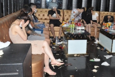 Đề nghị truy tố 6 đối tượng mua bán, tổ chức "đại tiệc" ma túy trong quán karaoke