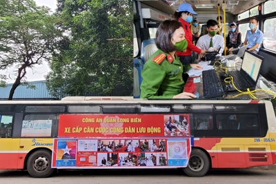 Hà Nội: Cấp căn cước công dân gắn chíp trên xe buýt lưu động