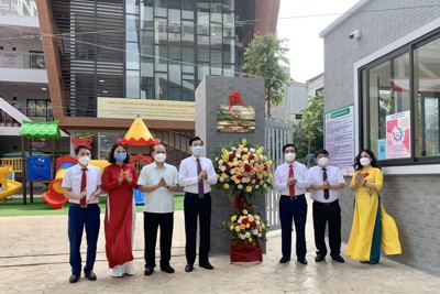 Quận Thanh Xuân: Gắn biển 2 công trình chào mừng kỷ niệm 25 năm thành lập quận