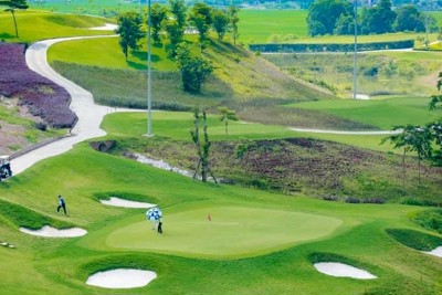 Bắc Giang: Điểm du lịch, sân golf được đón khách từ “vùng xanh”