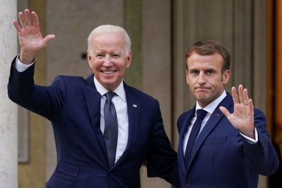 Xoa dịu Pháp, ông Biden thừa nhận "vụng về" khi bàn thỏa thuận tàu ngầm với Australia