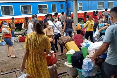 Đưa khoảng 600 người dân từ Đông Nam Bộ về quê Ninh Bình bằng tàu hỏa