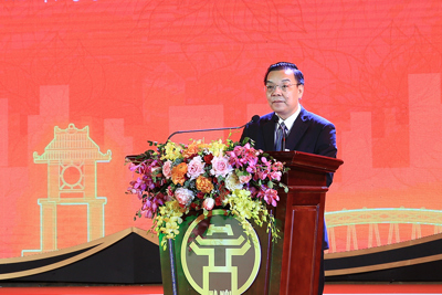 Chủ tịch UBND TP Hà Nội Chu Ngọc Anh: Các Thủ khoa xuất sắc là tài sản quý của Thủ đô và đất nước