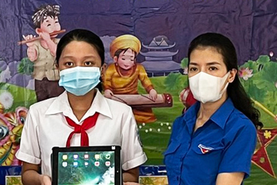 Hà Đông không để học sinh có hoàn cảnh khó khăn thiếu thiết bị học online