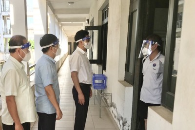 Quận Thanh Xuân: Lắp mạng wifi, tiêm vaccine phòng Covid-19 cho người dân cách ly tập trung