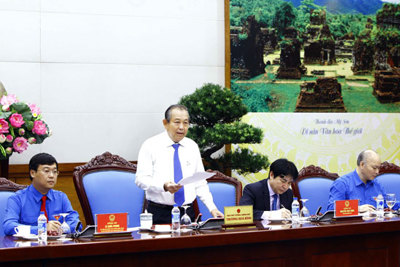 Phó Thủ tướng Thường trực gặp mặt cán bộ, công chức, viên chức trẻ giỏi