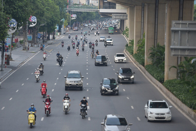 Người dân ra đường vẫn đông: Hà Nội lập 6 tổ kiểm soát trong nội thành