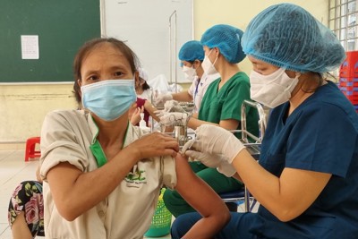 Quận Hoàng Mai đã tiêm hơn 142.000 liều vaccine phòng Covid-19 cho người dân