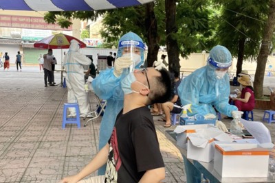 Quận Thanh Xuân: Cơ bản hoàn thành đợt xét nghiệm diện rộng và tiêm chủng vaccine phòng Covid-19