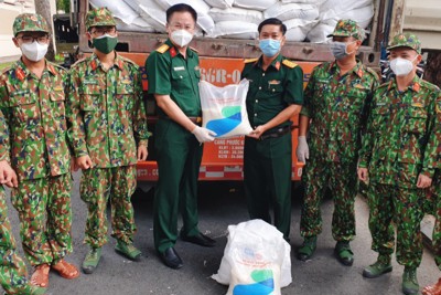 MB trao 90 tấn gạo hỗ trợ nhân dân TP Hồ Chí Minh vượt khó chống dịch
