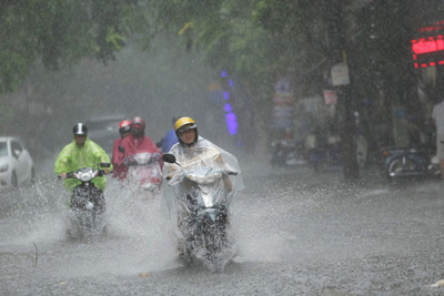 Áp thấp nhiệt đới gây mưa lớn diện rộng, các địa phương không được phép chủ quan