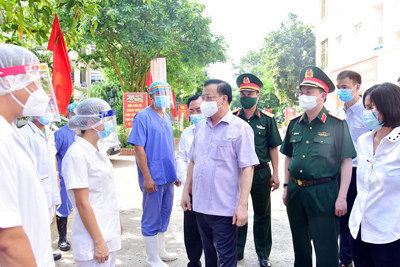 Bí thư Thành ủy Hà Nội Đinh Tiến Dũng: Thí điểm ngay cách ly F1 tại nhà, điều trị F0 tại cơ sở