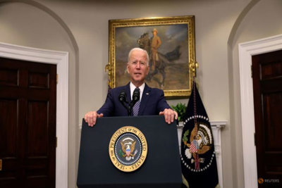 13 binh sĩ thiệt mạng, ông Biden tuyên bố truy lùng nhóm gây ra vụ đánh bom ở Kabul