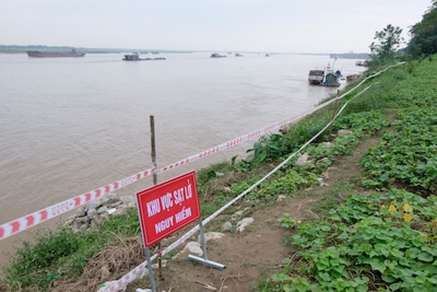 Hà Nội: Cận cảnh hàng loạt sự cố đê điều nghiêm trọng do ảnh hưởng mưa bão