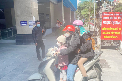 Quận Đống Đa: Tổ chức trông xe miễn phí cho người dân tham gia trải nghiệm tàu điện Cát Linh - Hà Đông