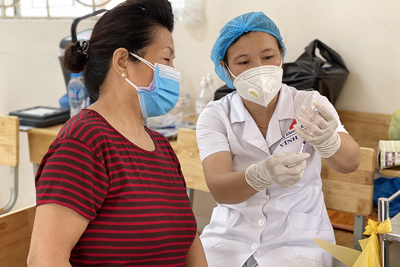 Quận Ba Đình: Tăng tốc xét nghiệm, tiêm chủng vaccine Covid-19 tại khu vực có nguy cơ cao