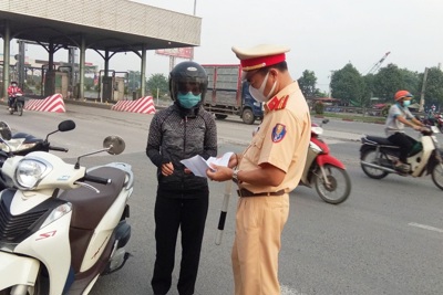 Vì sao Đồng Nai chưa cho phép người lao động vào tỉnh bằng xe máy?